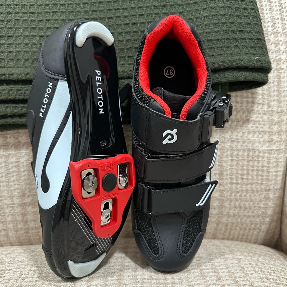 NWOT - Peloton Cycling Cleats - Size 37 / US Size 7